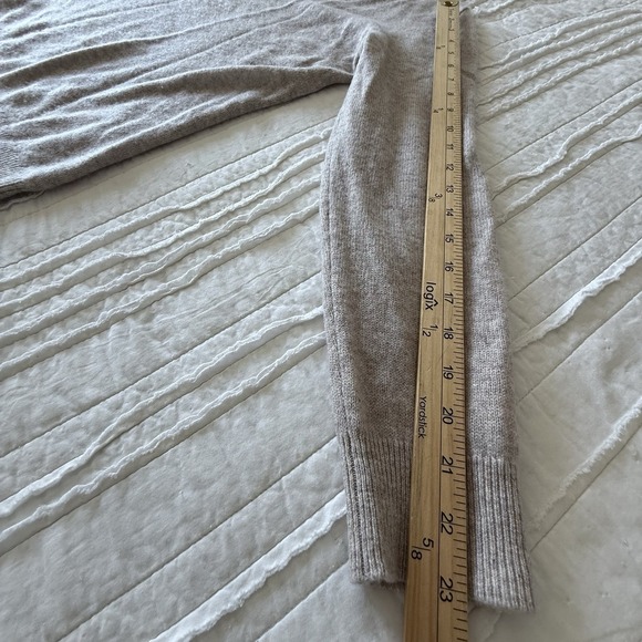 Cashmere Sweater Womens L Large Oatmeal V Neck Pullover Quiet Luxury Old Money - Picture 7 of 7